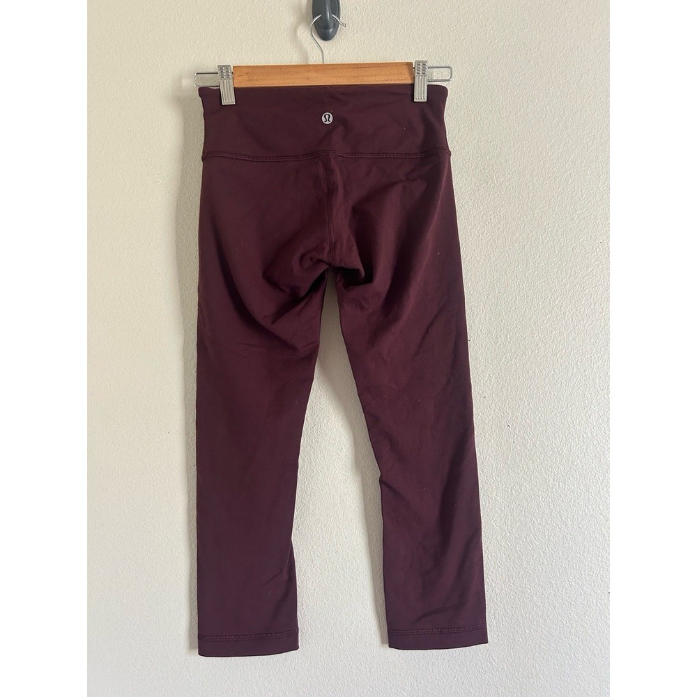 Lululemon Women's Align Crop Burgundy Leggings Size 4 21". C-14